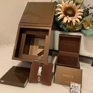 GUCCI YA110506 Diamond Silver Tone Womens Watch